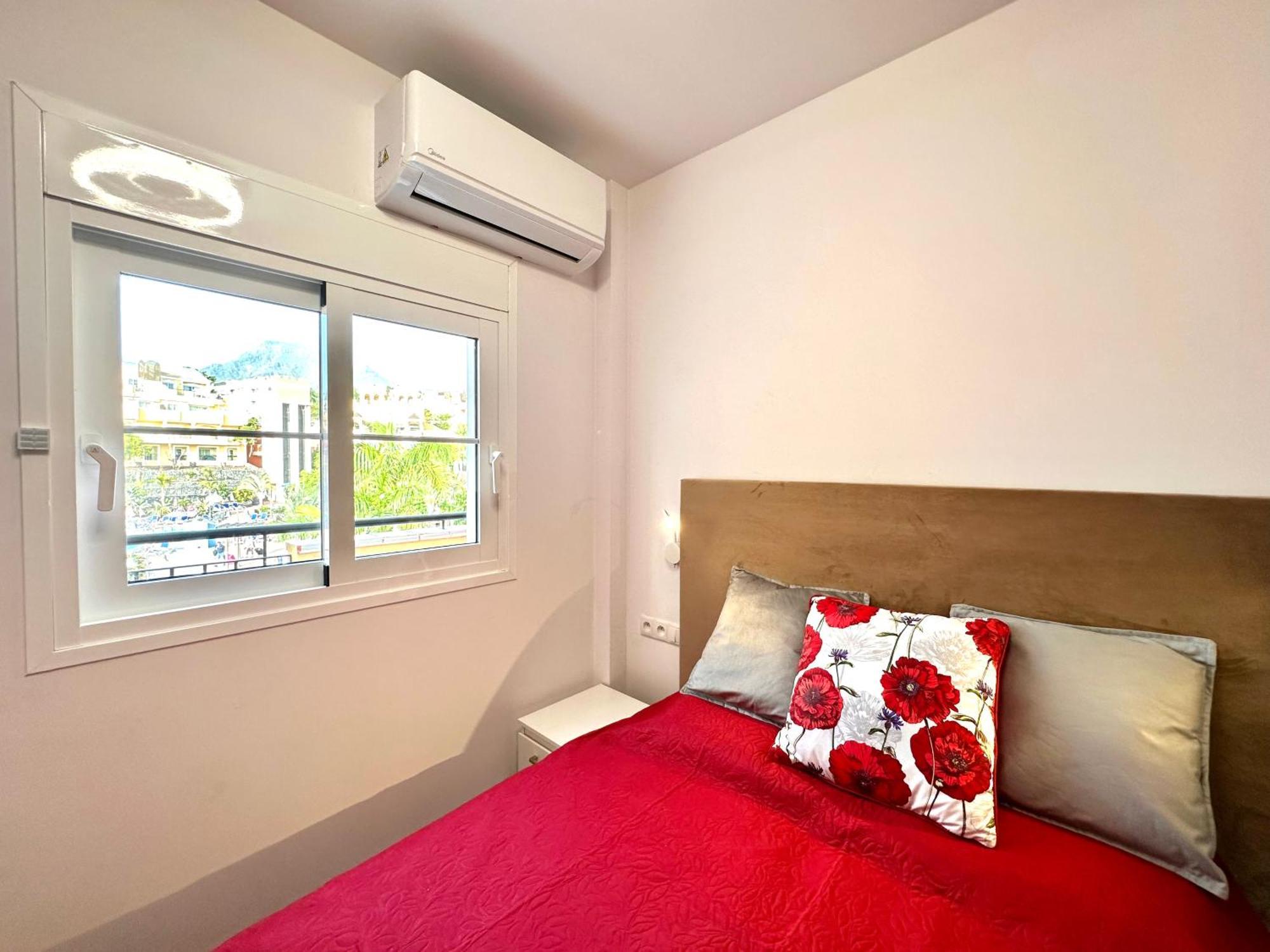Sunset Apartment 2 & Heated Pool Los Cristianos  Exterior foto